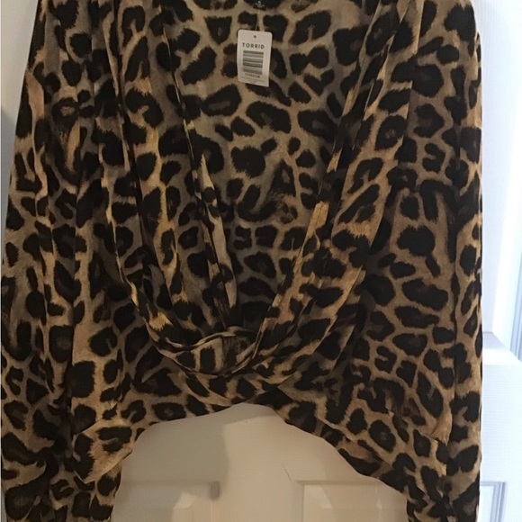 Leopard Wrap blouse Torrid 6 - Picture 2 of 3